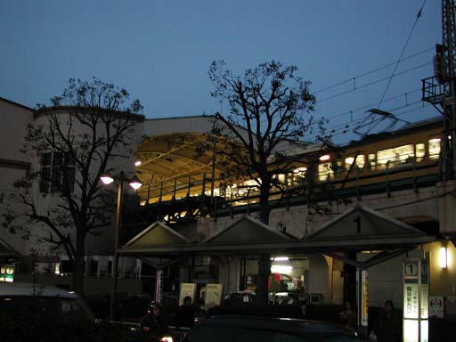 JR鶴見駅西口