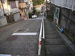 階段歩道の坂(13k) 24日撮影