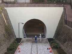 高島山トンネル反町側(14k) 25日撮影