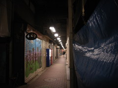 夜の六角橋商店街(14k) 8日撮影